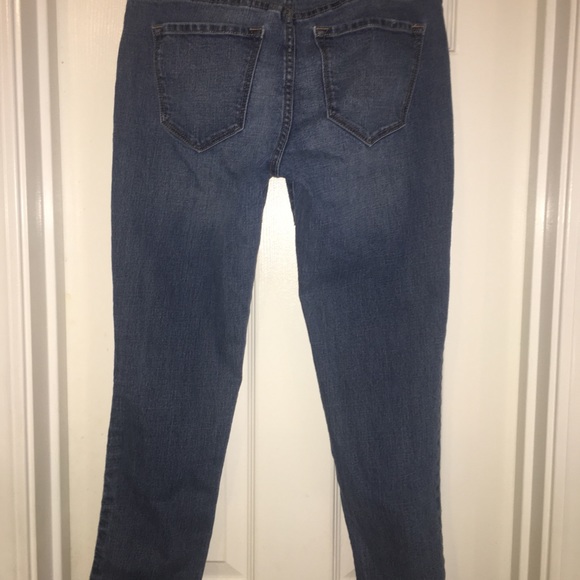 Old navy jeans - Picture 2 of 2